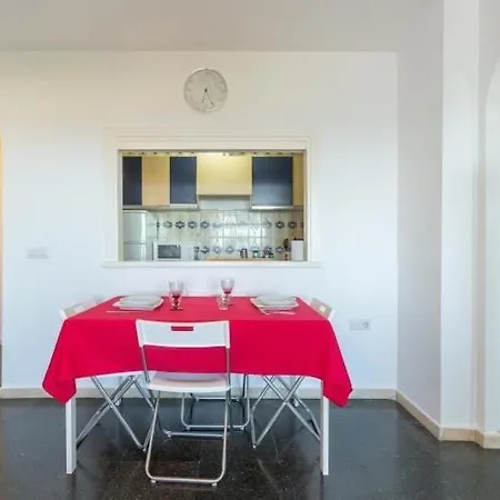Ocean View Apartment *